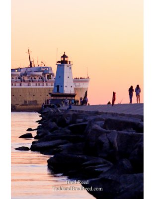 Carferry and Ludington Light Cropped (3413)