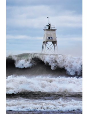 Big Waves on Lake Superior Cropped Vertical (4309)