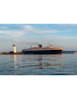 Lighthouse and Badger (4687)