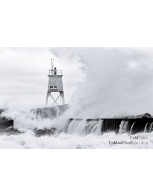 Lake Superior Storm Black and White (8488)